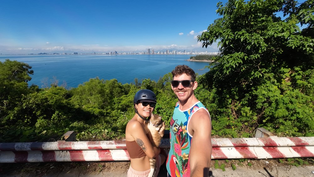 Bỏ công việc ở Hawaii để tới Việt Nam, chàng trai không muốn về Mỹ vì 'cuộc sống quá tuyệt vời' - ảnh 2