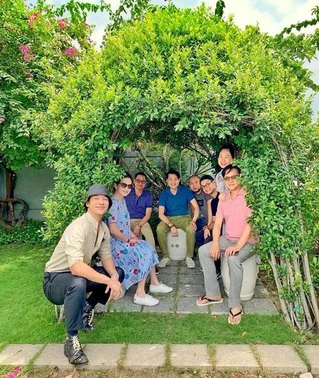 Gia tộc siêu giàu Việt Nam có 'ông hoàng' phở vang danh quốc tế, thế hệ kế cận là nhà thiết kế lừng danh - ảnh 1