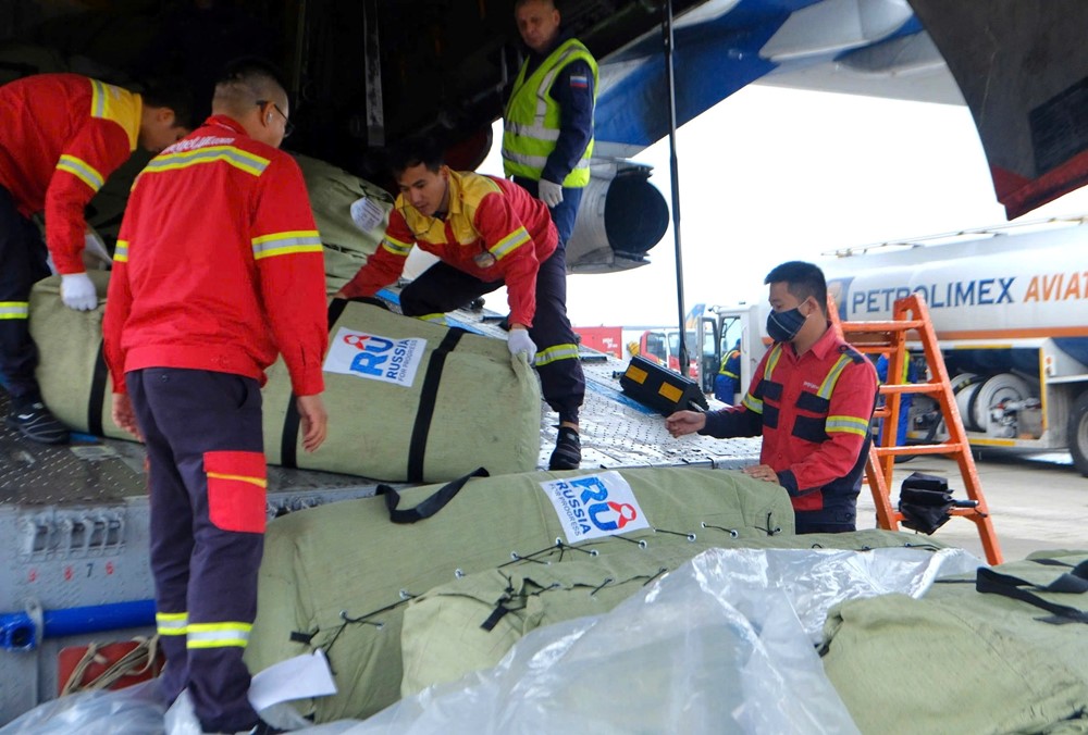 Nga viện trợ 29 tấn hàng cứu trợ cho vùng lũ Huế - ảnh 3