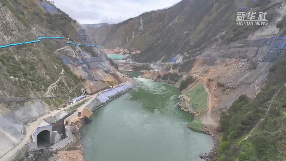 Láng giềng Việt Nam chặn đứng dòng sông chỉ trong 30 giờ, xây cùng lúc hai ‘siêu’ đập thủy điện, đóng góp hơn 4.400 tỷ tiền thuế - ảnh 3