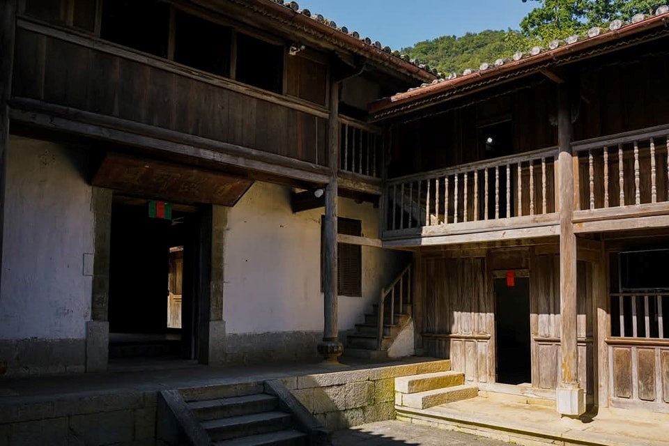 Dinh thự 150 tỷ của dòng họ từng thống lĩnh cả vùng cao nguyên Hà Giang, được Bác Hồ tặng kỷ vật quý - ảnh 3