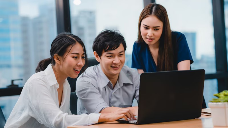 8 kỹ năng làm việc của người EQ cao: Ai cũng nên biết để được sếp tin, đồng nghiệp quý - ảnh 2