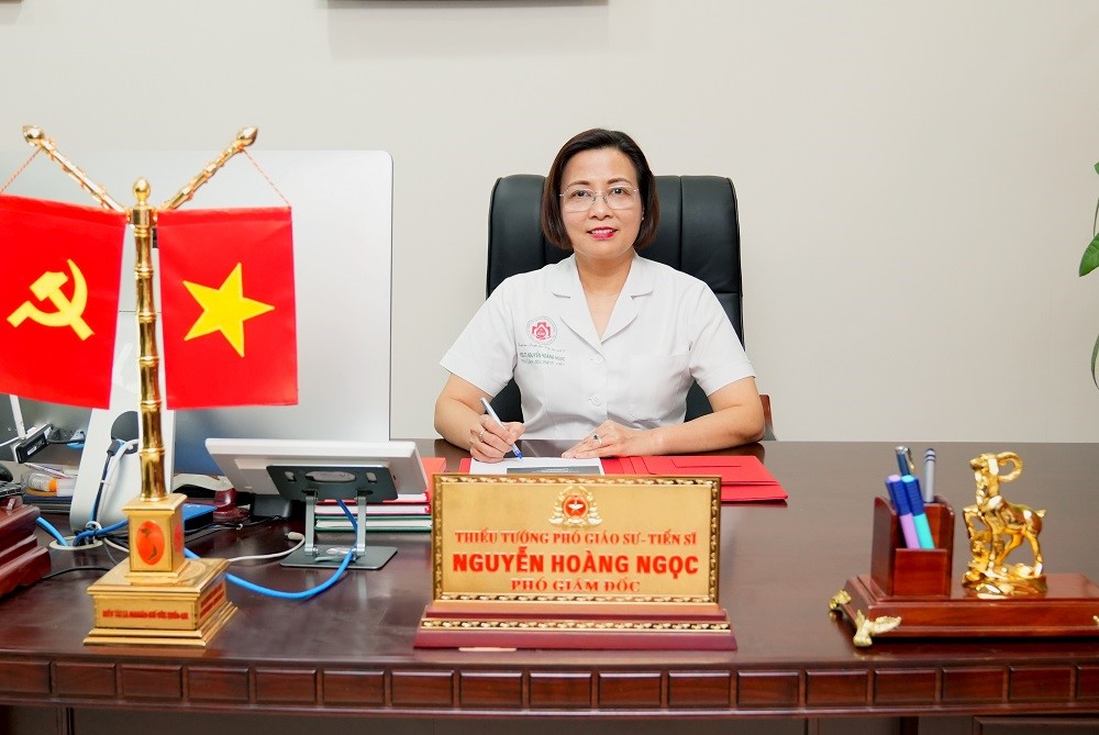 Nữ bác sĩ được thăng quân hàm Trung tướng, là Phó Giám đốc bệnh viện lớn - ảnh 2