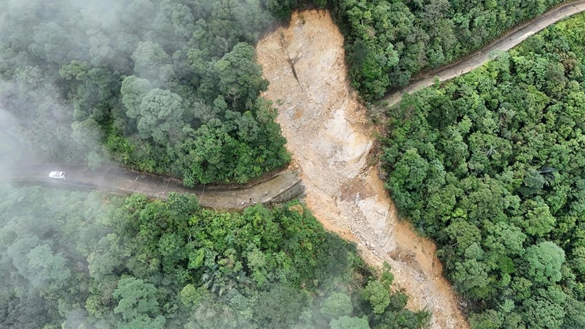 'Đà Lạt của miền Trung' thông báo đóng cửa, tạm ngừng đón khách do sạt lở  - ảnh 1