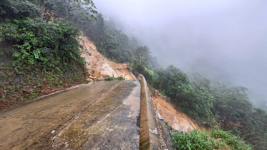 'Đà Lạt của miền Trung' thông báo đóng cửa, tạm ngừng đón khách do sạt lở  - ảnh 2