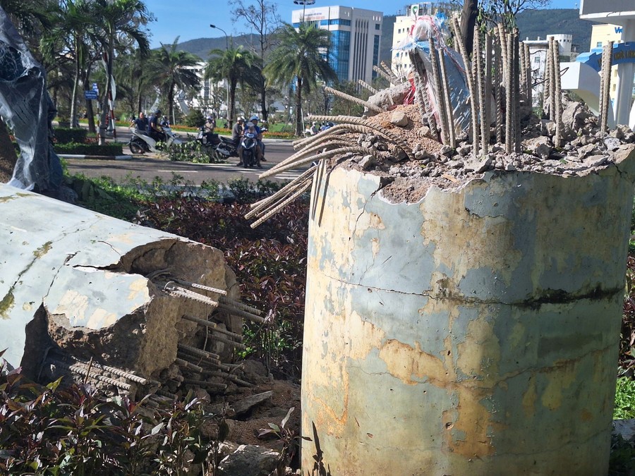 Thiệt hại do bão số 13: 5 người chết, 2.600 nhà hư hỏng, Chính phủ hỗ trợ khẩn cấp 80 tỷ đồng - ảnh 2