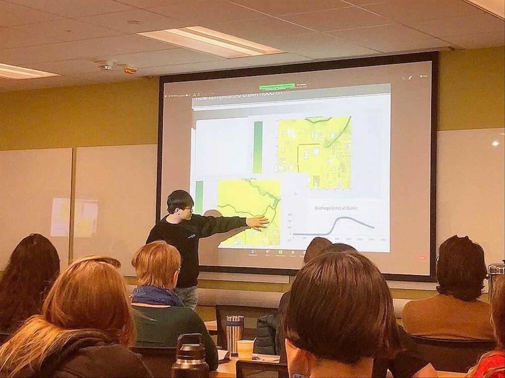 Tiến sĩ người Việt sinh năm 1991, ‘gây sốt’ trên tạp chí hàng đầu của Mỹ với dự báo lũ lụt, là chủ nhân của giải Quả cầu Vàng - ảnh 2