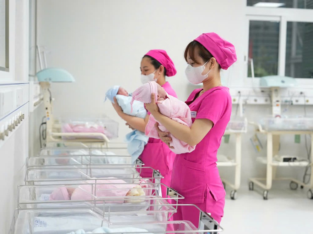 Đề xuất hỗ trợ tối đa 13 triệu đồng cho mỗi bé chào đời để khuyến sinh - ảnh 1