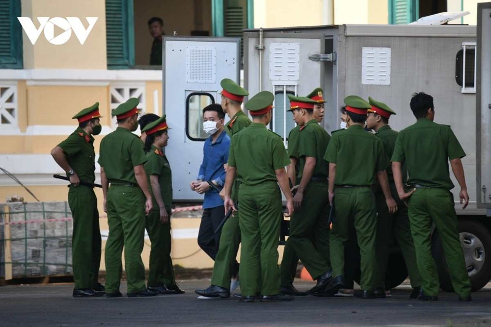 10 luật sư bào chữa cho Hoa hậu Thùy Tiên và đồng phạm - ảnh 4