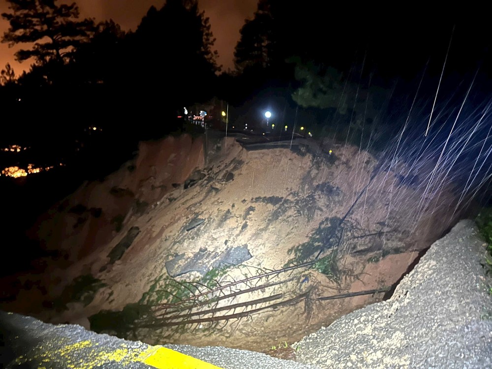 Đèo Mimosa đứt gãy, mặt đường bị cắt làm đôi - ảnh 4