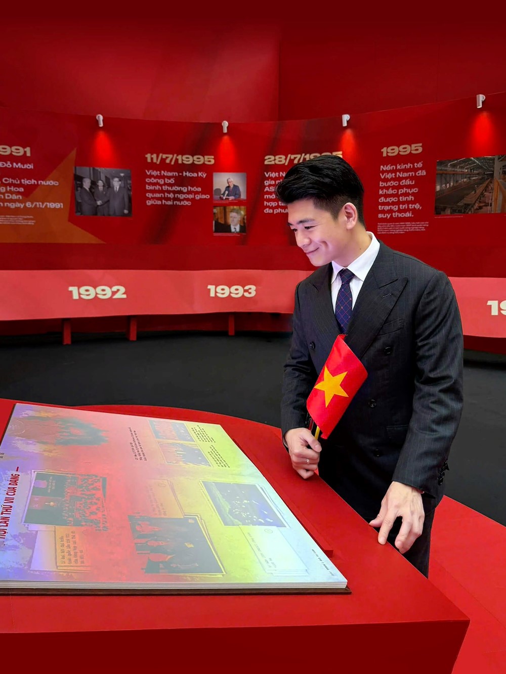 Phó Chủ tịch ngân hàng trẻ nhất nhì Việt Nam nhận ‘chức’ mới - ảnh 2