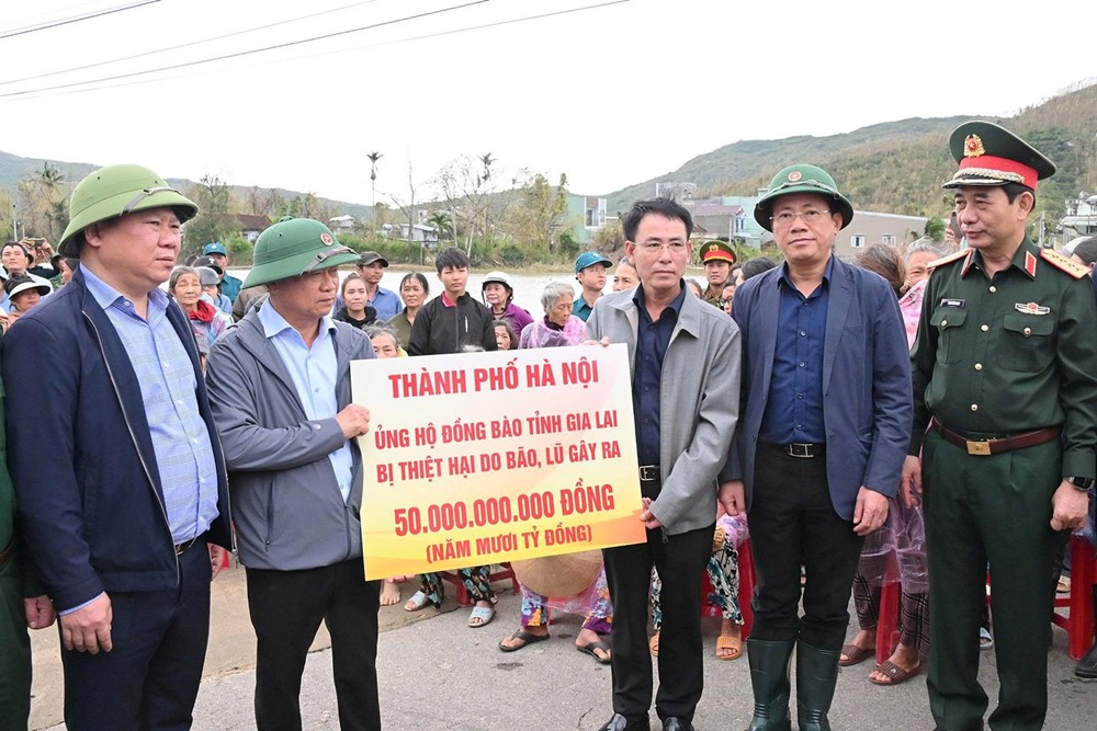 Hà Nội, Quảng Ninh, TP. Hồ Chí Minh đồng lòng hướng về miền Trung - ảnh 1