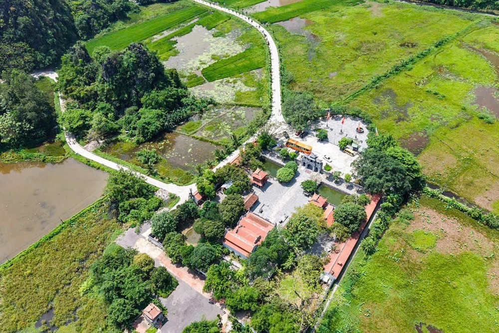 Ngôi đền đá thờ 4 vị vua, 2 vị tướng và hoàng hậu nhà Trần, được ví như 'kiệt tác' giữa lòng cố đô - ảnh 1