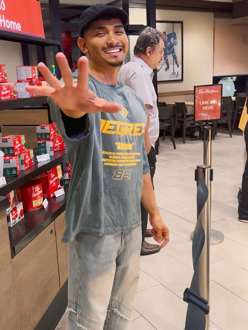 Người Việt Nam hiếm hoi đặt chân đến 128 quốc gia và vùng lãnh thổ, lập 3 kỷ lục Guinness - ảnh 1