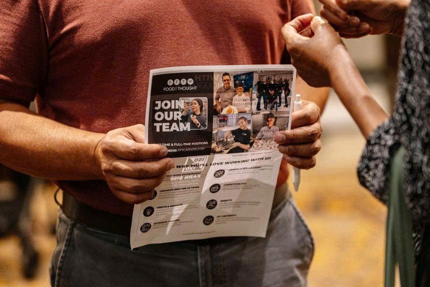 Kinh tế Mỹ lộ điểm bất thường, Fed đối mặt bài toán khó  - ảnh 1