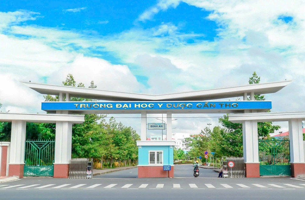 Ngôi trường ở miền Tây được mệnh danh là 'bảo tàng thu nhỏ', cổng trường mang tên 9 nhánh sông Cửu Long - ảnh 1