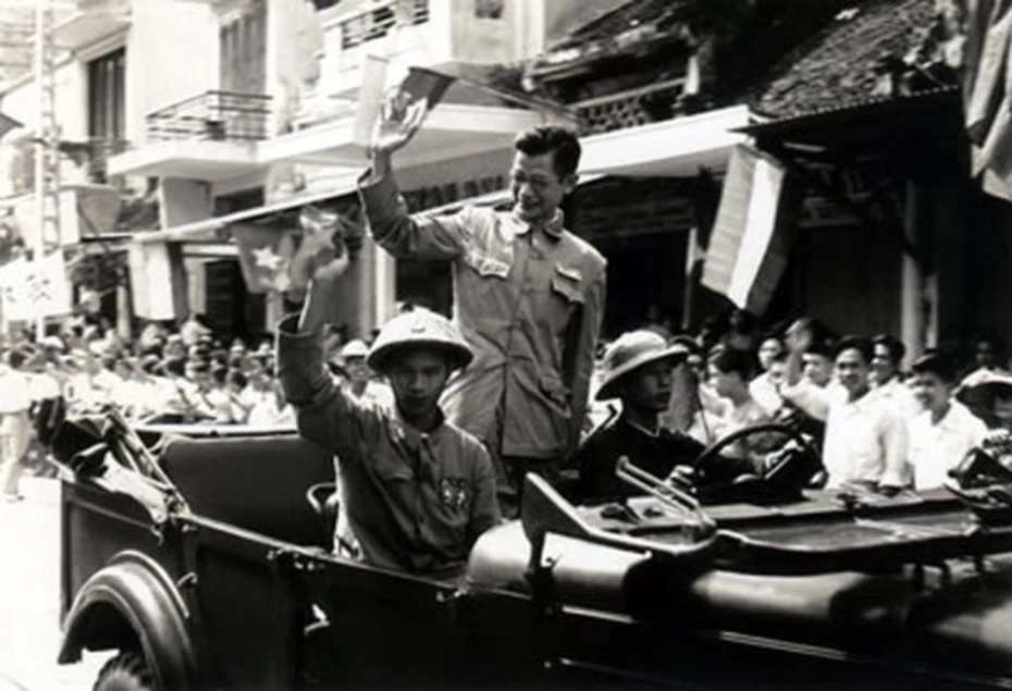 Chủ tịch đầu tiên của TP. Hà Nội từng là bác sĩ, nhậm chức khi mới 33 tuổi - ảnh 2