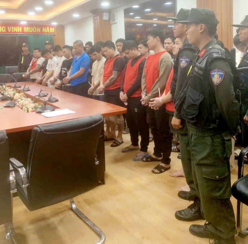 Khởi tố, bắt 32 người giả mạo lãnh đạo Vingroup, Doji, tịch thu 9 máy tính cùng 25 điện thoại di động - ảnh 1