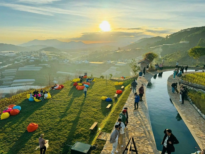 Nơi được mệnh danh là 'tiểu Paris của Việt Nam' có lượt tìm kiếm nhiều nhất trên Google 2025 - ảnh 4