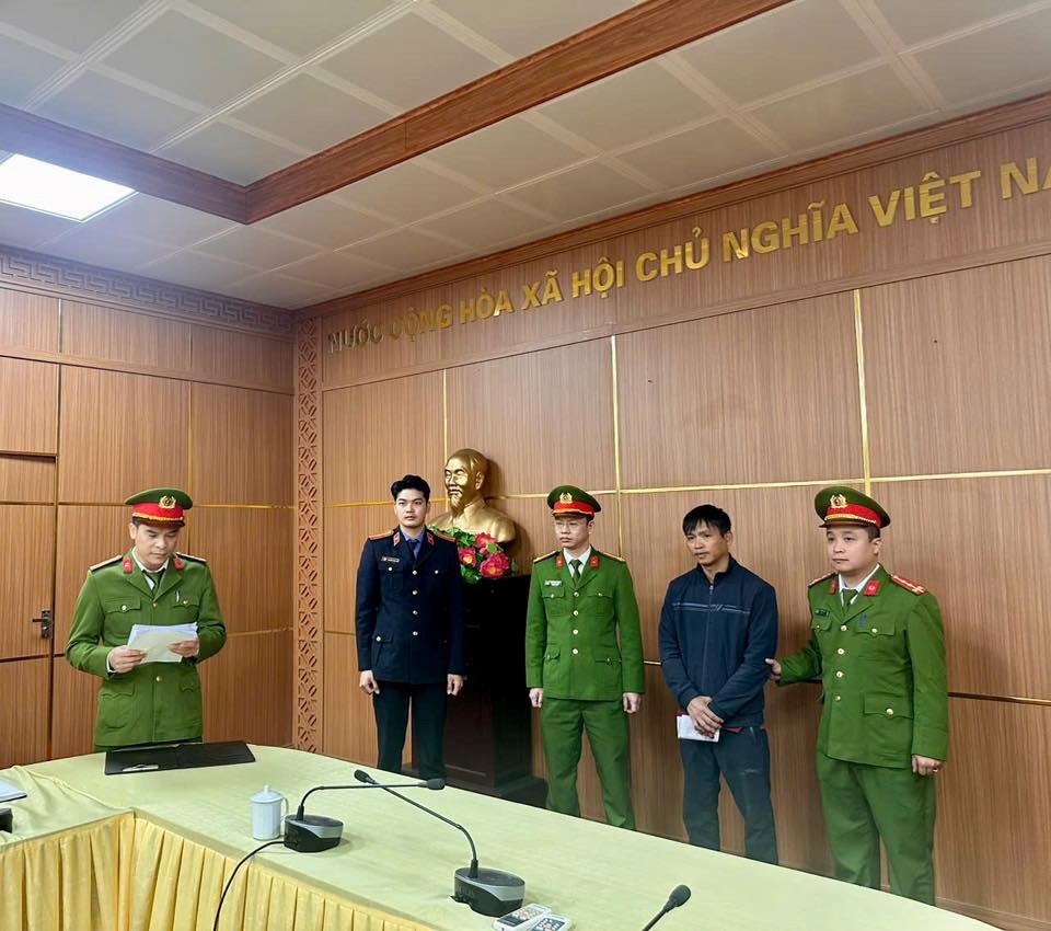 Khởi tố Giám đốc Công ty Bắc Đô Hà Giang, tạm giữ hơn 25.000 chai nước giải khát, tăng lực - ảnh 1