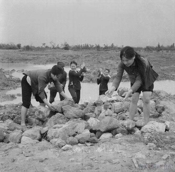 Huy động 120.000 cán bộ, chiến sĩ, TNXP xây dựng nên tuyến đường 20.000km trên địa hình hiểm trở, huyền thoại của lịch sử Việt Nam - ảnh 3