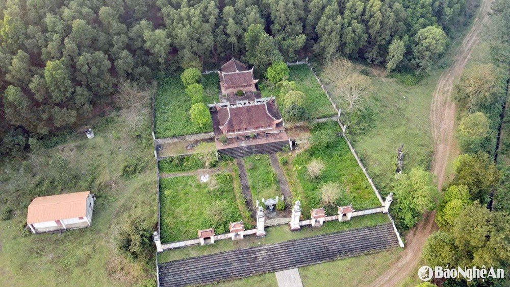 Việt Nam có một ngọn núi cao chỉ hơn 100m nhưng có thế 'tựa sơn - vọng thủy' hiếm có, sở hữu thành cổ hơn 600 năm - ảnh 5