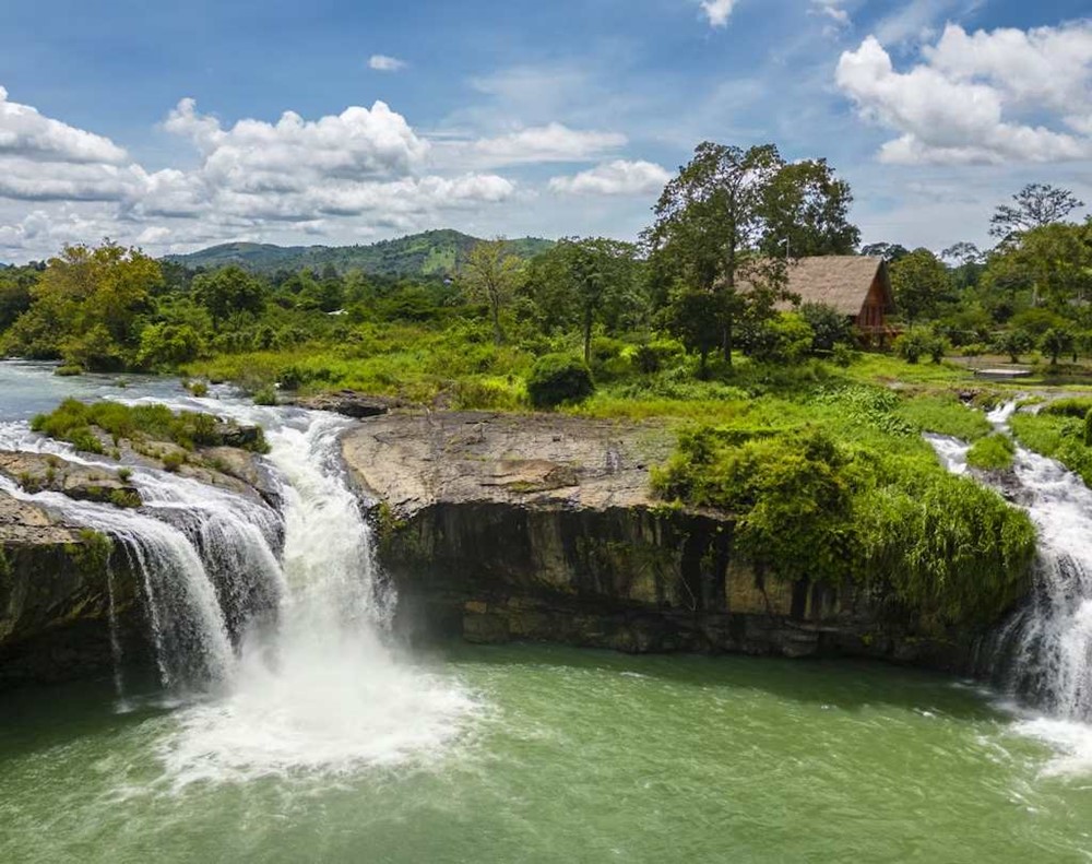Truyền thông quốc tế gợi ý 3 trải nghiệm 'đáng để đi nhất Việt Nam': Nơi là 'Vương quốc mắm', nơi được ví như kỳ quan của miền Trung - ảnh 1