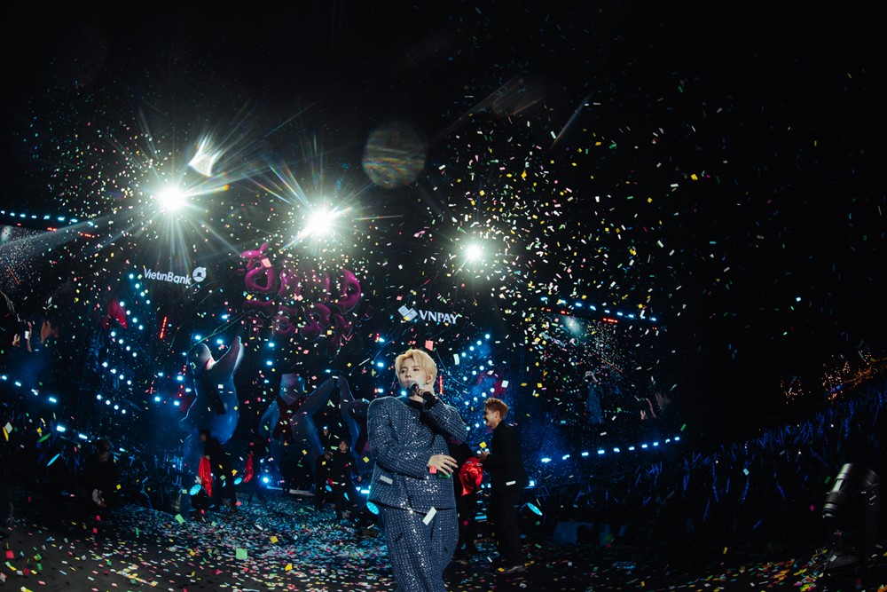 Công viên lớn nhất Hà Nội bùng nổ với sự xuất hiện của dàn nghệ sĩ và hàng chục nghìn khán giả - ảnh 3