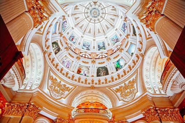 Tòa lâu đài mạ vàng 6 tầng lộng lẫy nhất Ninh Bình: Chủ nhân là đại gia xi măng nghìn tỷ, diện tích khoảng 15.000m2 - ảnh 4