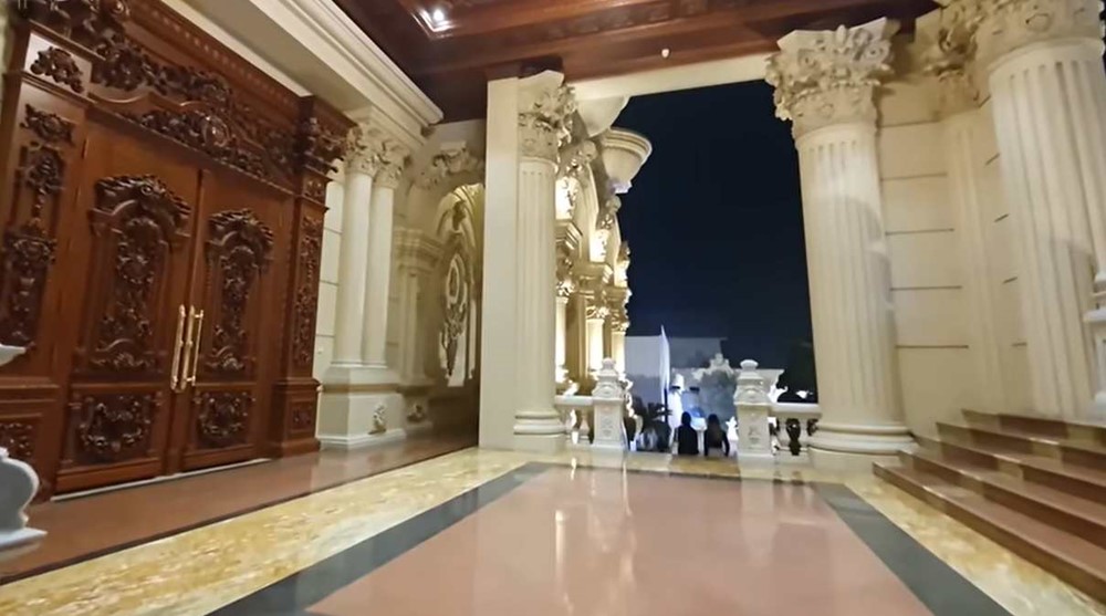 Tòa lâu đài mạ vàng 6 tầng lộng lẫy nhất Ninh Bình: Chủ nhân là đại gia xi măng nghìn tỷ, diện tích khoảng 15.000m2 - ảnh 2