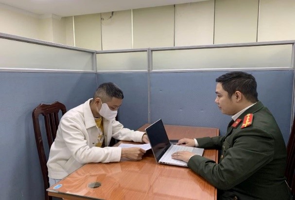 Một YouTuber nổi tiếng bị phạt - ảnh 2