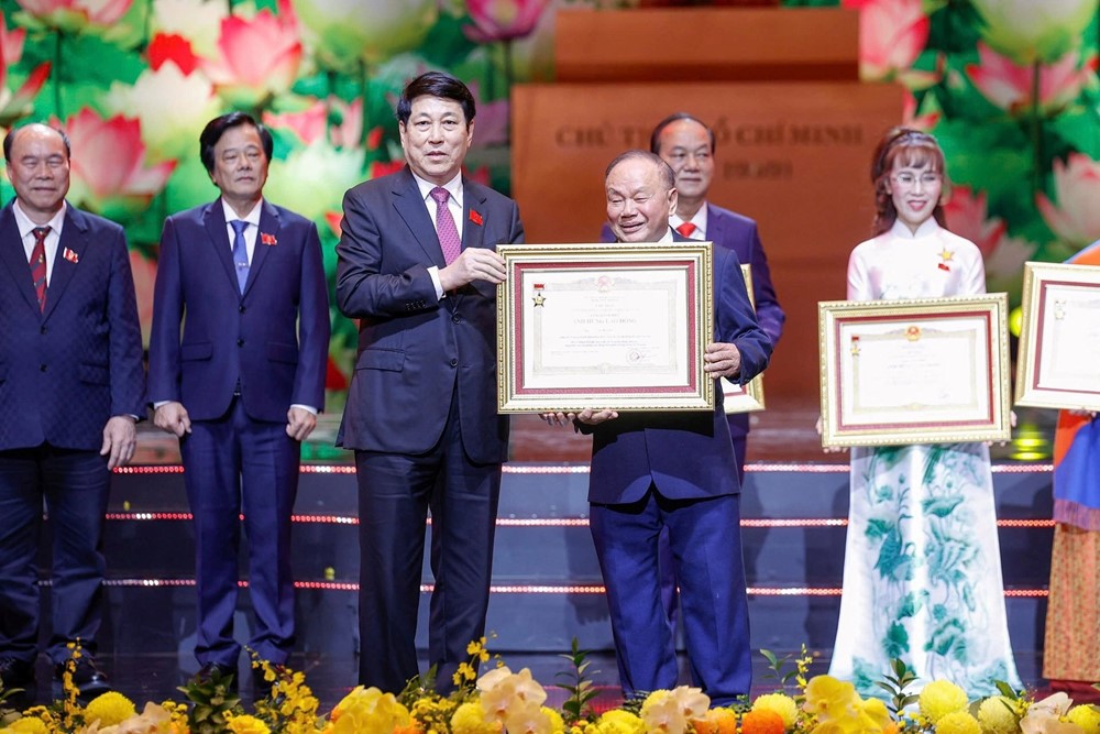 Chân dung Anh hùng Lao động vừa được công nhận: Người là nữ tỷ phú USD duy nhất của Việt Nam, người là Giáo sư, Giám đốc bệnh viện - ảnh 3