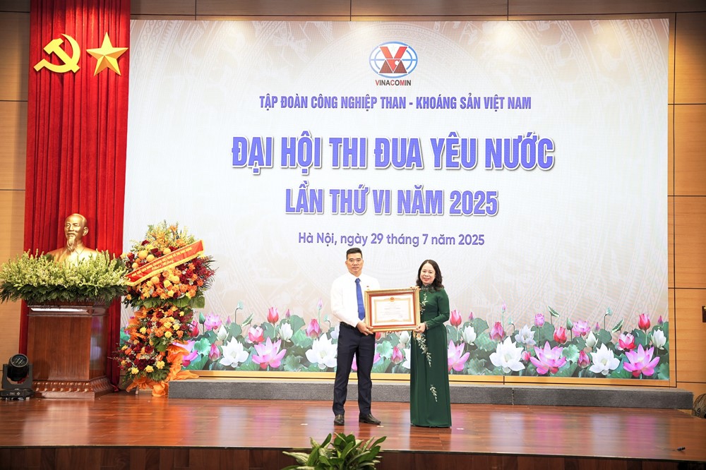 Thợ lò trẻ nhất Việt Nam được phong Anh hùng Lao động: Vừa tốt nghiệp đã đi làm công nhân, nay là Thạc sĩ khai thác mỏ - ảnh 1