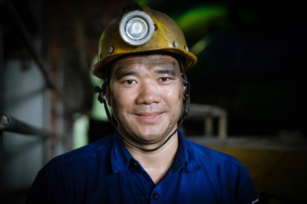 Thợ lò trẻ nhất Việt Nam được phong Anh hùng Lao động: Vừa tốt nghiệp đã đi làm công nhân, nay là Thạc sĩ khai thác mỏ - ảnh 2