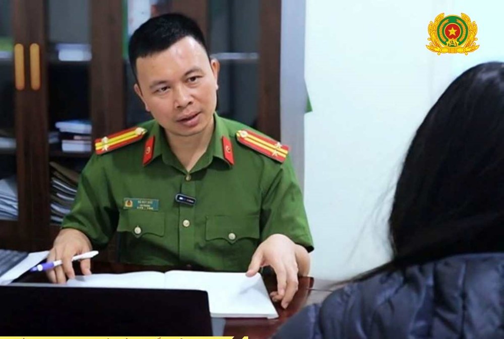 Bà V. 55 tuổi tin lời 'chồng hờ' là kỹ sư game, bán vàng, cắm sổ đỏ, mất 2,4 tỷ đồng - ảnh 1