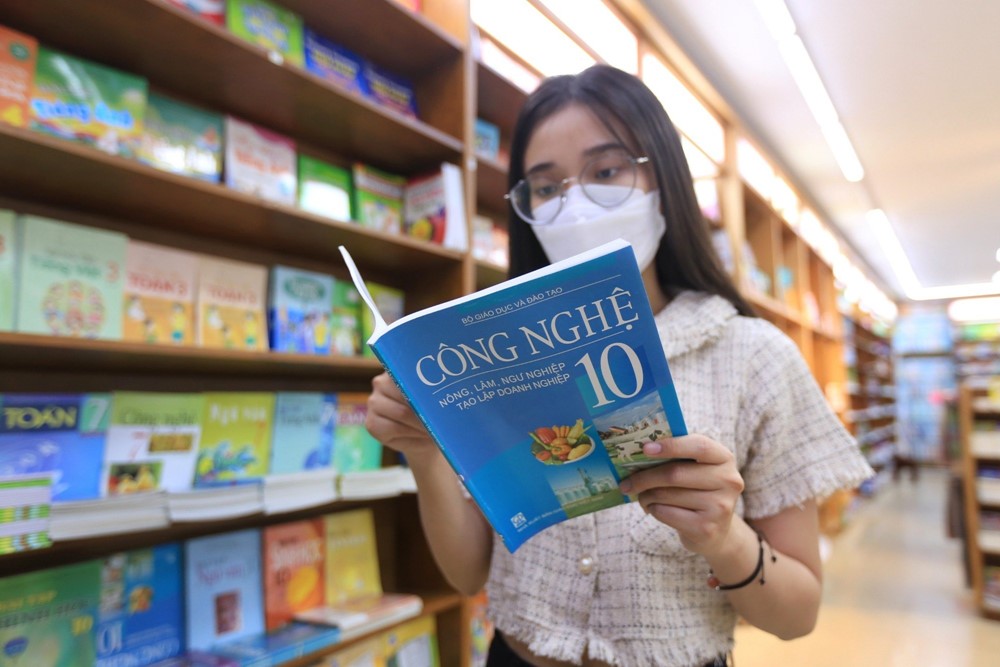Chính thức từ hôm nay, hàng triệu người được tăng lương, học sinh cả nước dùng chung một bộ SGK - ảnh 3