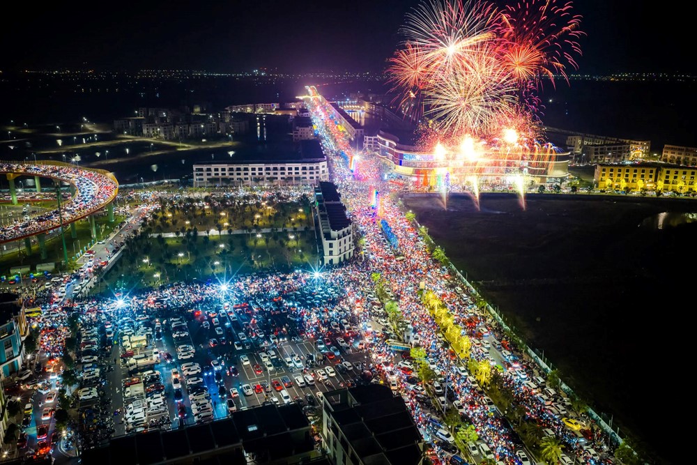 Hơn 1,5 triệu người dân và du khách đổ về loạt điểm đến của Vingroup - ảnh 5