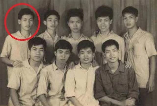 'Thần đồng' Toán học Việt Nam đầu tiên giành Huy chương Vàng Olympic Toán quốc tế: Bố là Thứ trưởng, mẹ là nghệ sĩ, 17 tuổi đã đạt thành tích khủng - ảnh 1