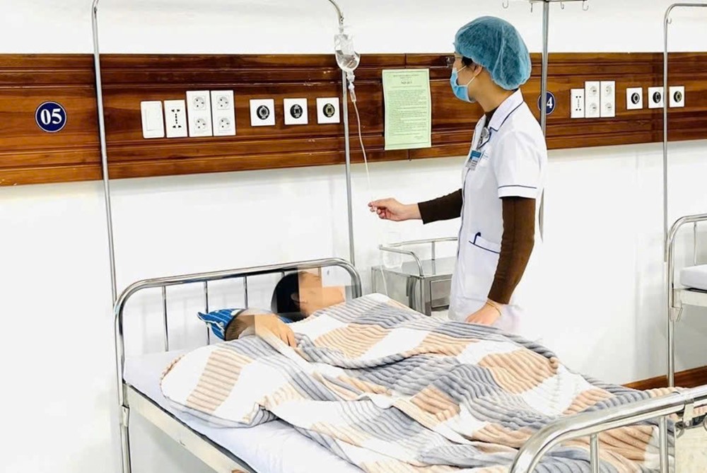 Cả gia đình 6 người nhập viện vì ăn hạt củ đậu - ảnh 1