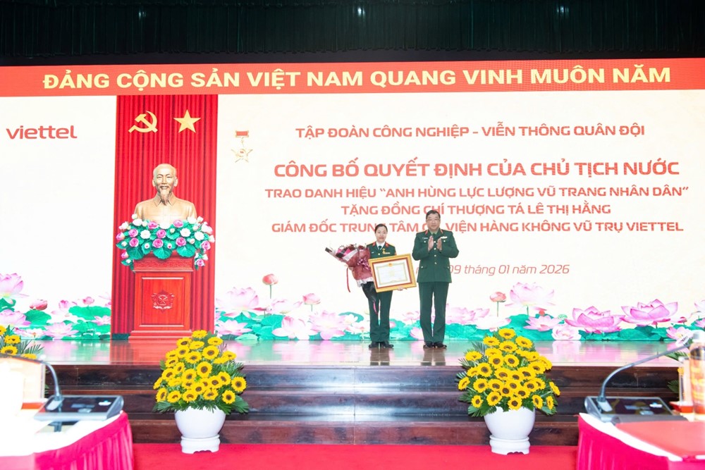 Chính thức phong tặng Anh hùng Lực lượng vũ trang nhân dân cho nữ Thượng tá nghiên cứu tên lửa của Viettel - ảnh 1