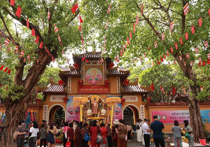 Ngôi chùa hơn 500 năm linh thiêng bậc nhất Thủ đô, từng đón hơn 5 triệu lượt Phật tử chiêm bái trong 4 ngày - ảnh 2