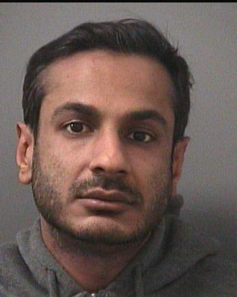 Băng trộm đột nhập vào sân bay, khiến 6.600 thỏi vàng nặng hơn 400kg và 53kg tiền mặt 'bốc hơi' sau 1 ngày - ảnh 1