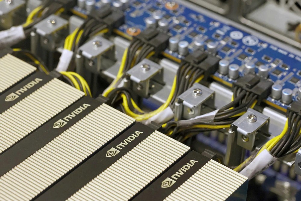 Trung Quốc bất ngờ ‘chặn cửa’ chip H200 của Nvidia dù Mỹ bật đèn xanh - ảnh 1