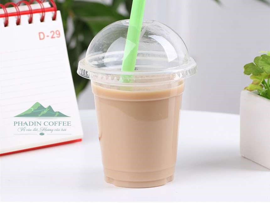 Uống loại nước này hằng ngày có thể phải nuốt tới 363.000 hạt vi nhựa mỗi năm - ảnh 1