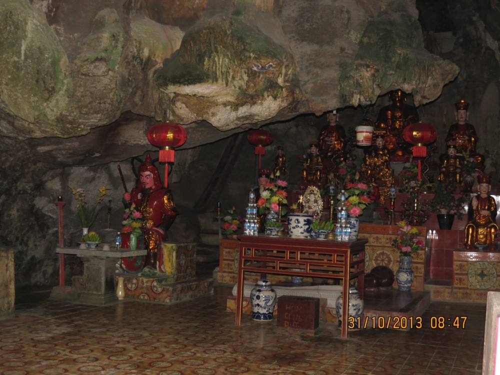 Ngôi chùa cổ nghìn năm tuổi nằm hoàn toàn trong lòng núi, từng là nơi sản xuất vũ khí - ảnh 4