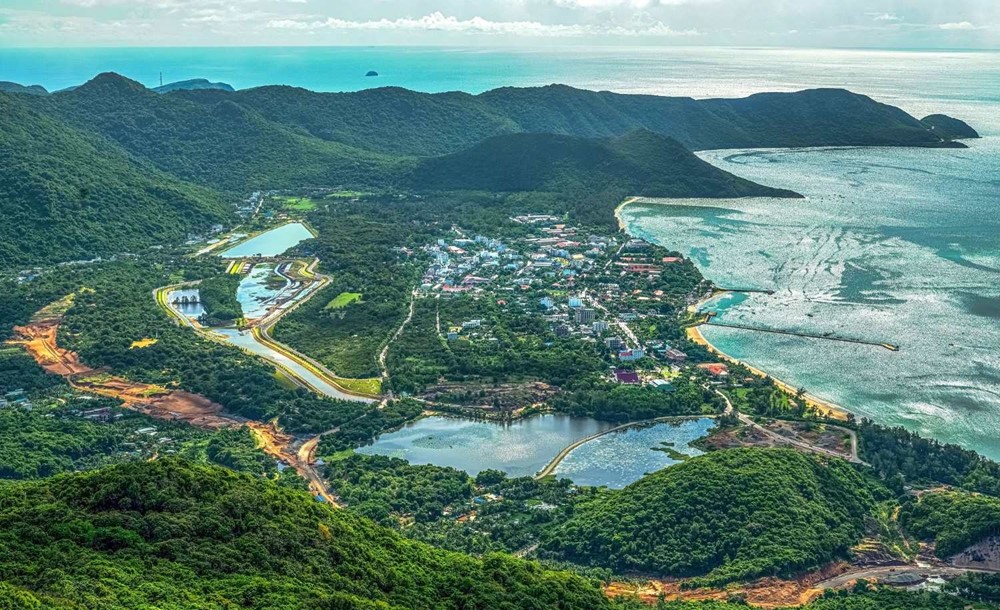 Việt Nam có một đường bay cực hiểm trở, vé đắt như vàng vẫn ‘cháy chỗ’ - ảnh 1