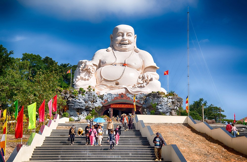 Ngọn núi được mệnh danh là 'nóc nhà miền Tây', sở hữu tượng Phật Di Lặc lớn nhất Đông Nam Á  - ảnh 4