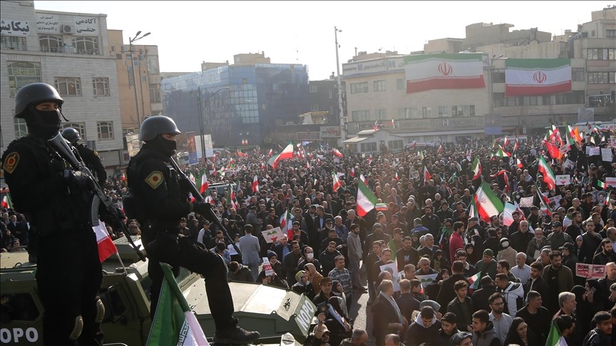 Ông Trump muốn tấn công Iran, giá dầu sẽ sớm vọt lên 120 USD/thùng?  - ảnh 1