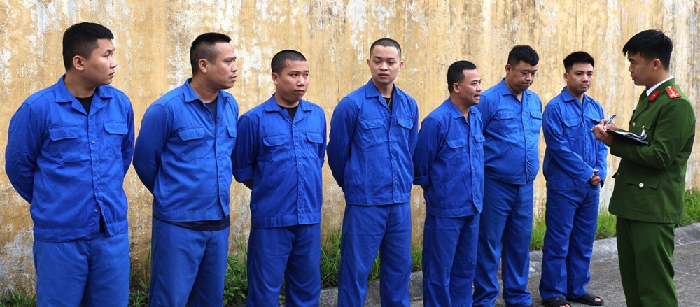 Khởi tố Nguyễn Huy Việt SN 1993 cùng 7 đối tượng nhiều tiền án tiền sự, liên quan đến đường dây cá độ trực tuyến 1.200 tỷ - ảnh 3