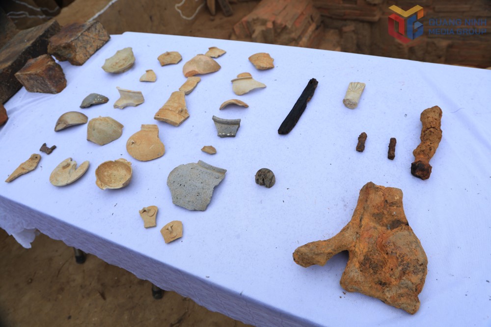 Người dân Quảng Ninh san mặt bằng xây dựng phát hiện cổ mộ gạch 2.000 năm, khai quật thu được nhiều di vật đắt giá - ảnh 3